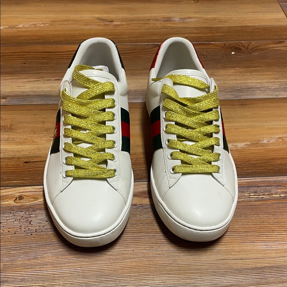 Gucci White Sneakers with Gold and Red Accents - Picture 4 of 5